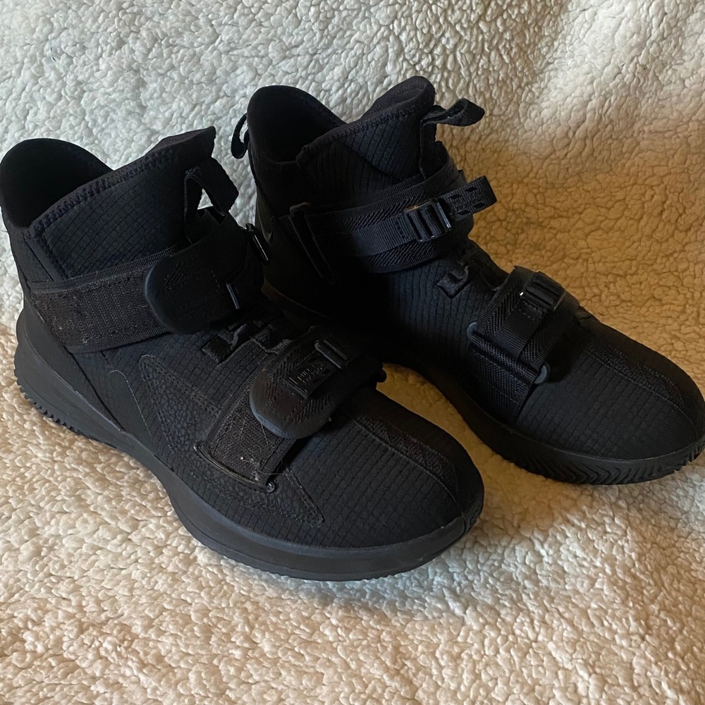 Nike LeBron Soldier 13 SFG Triple Black Mens Basketball Shoes AR4228-005 Size 10